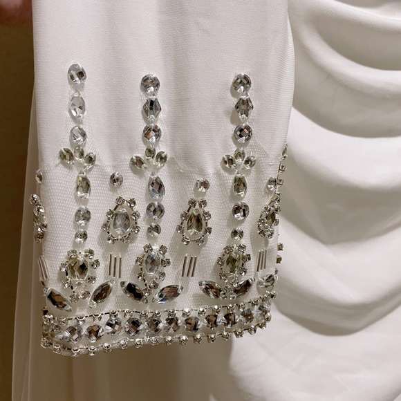 NWT Mac Duggal Beaded Cuff Drop Shoulder Faux Wrap Gown Dress White Size 14 - Picture 8 of 16